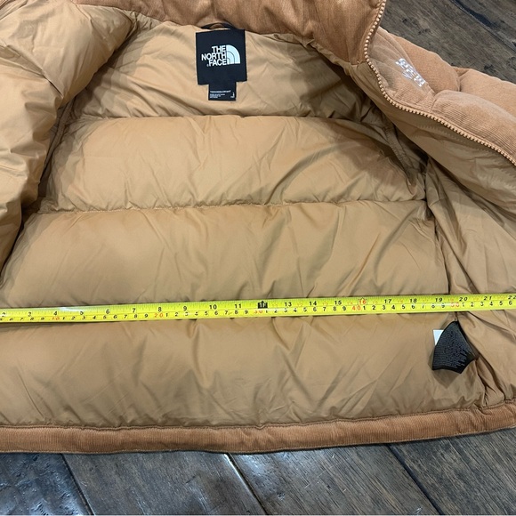 Northface Nuptse teen size large(12) - Picture 13 of 16